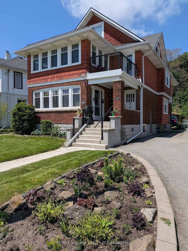 Duplex at 5161-5163 River Road, Niagara Falls, ON L2E 3G8