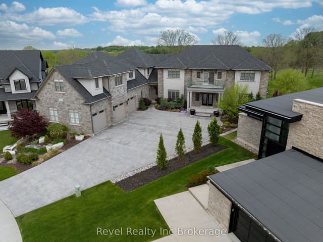 Detached at 241 Tamarack Boulevard, Woodstock, ON N4S 0E4