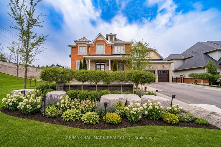 37 Country Club Crescent