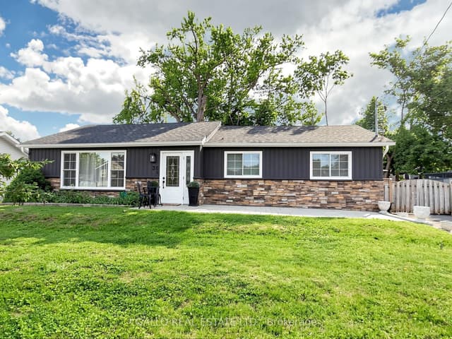 Detached at 36 Elmvale Boulevard, Whitchurch-Stouffville, ON L4A 2Y3