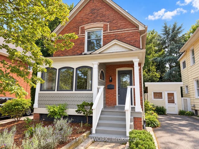 Detached at 17 Gerrard Street, St. Catharines, ON L2R 5S8