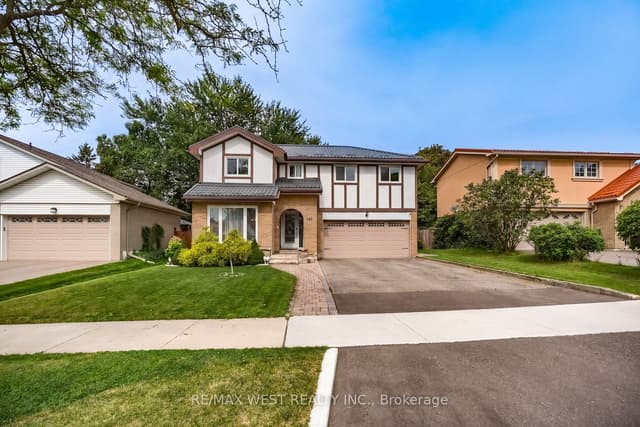 Detached at 347 Karen Park Crescent, Mississauga, ON L5A 3C8