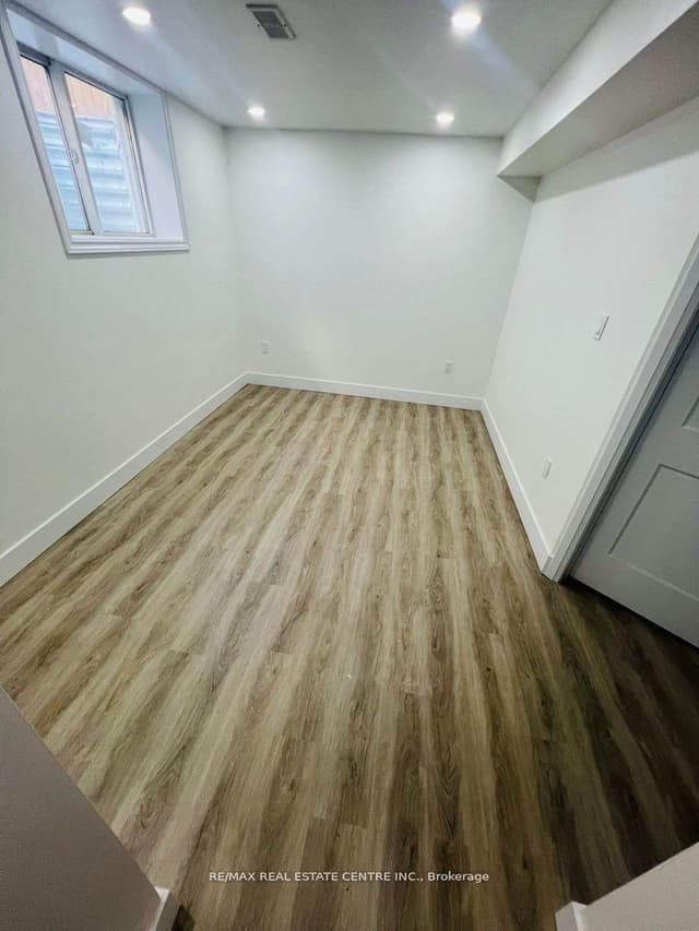 Detached at 3916 Auckland Avenue Basemen, London South, ON N6L 0J3