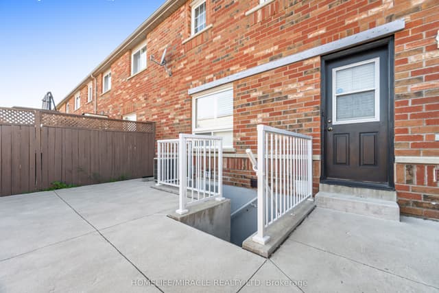 Att/Row/Townhouse at 3008 Britannia Road W, Mississauga, ON L5M 6K2