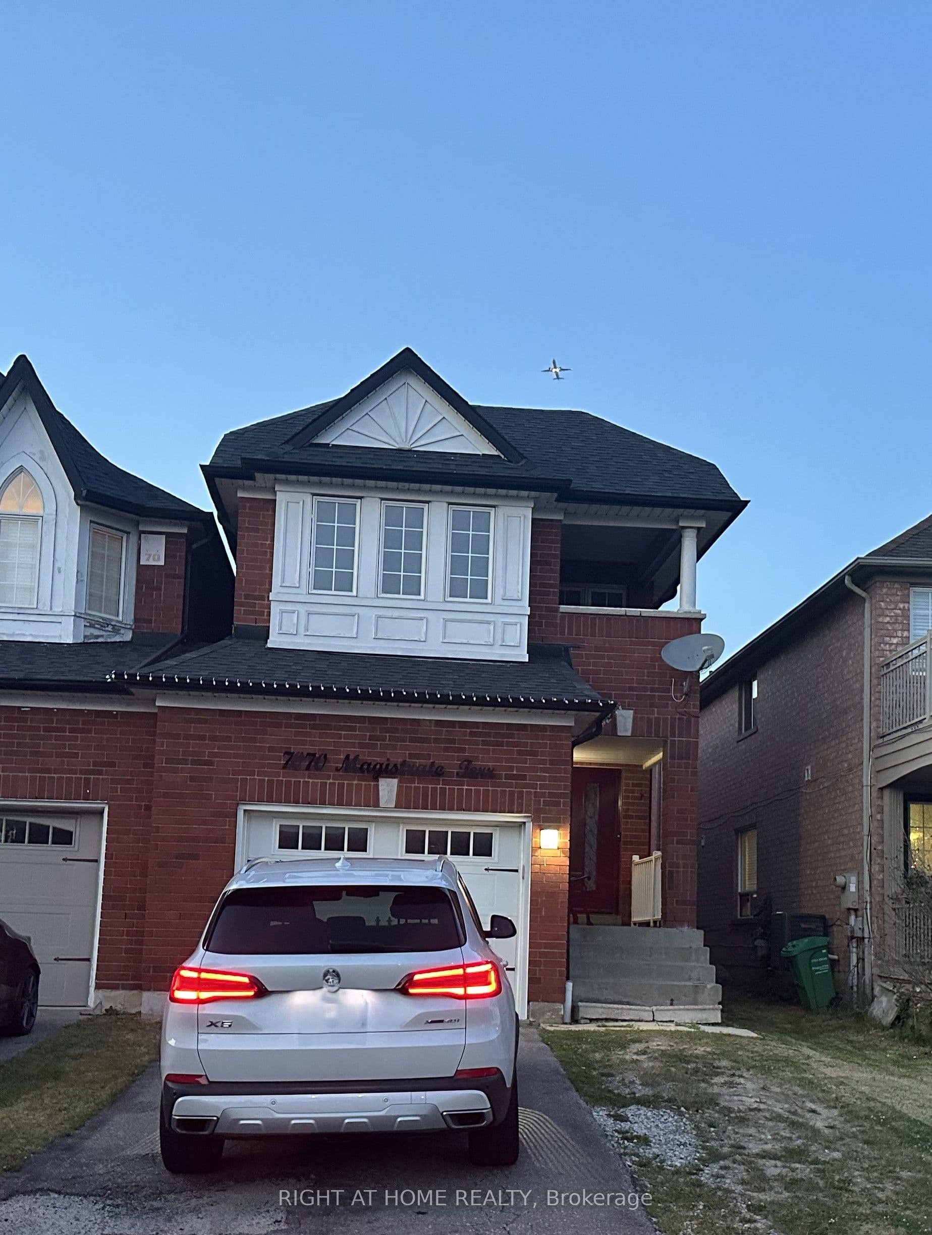 7070 Magistrate Terrace in L5W