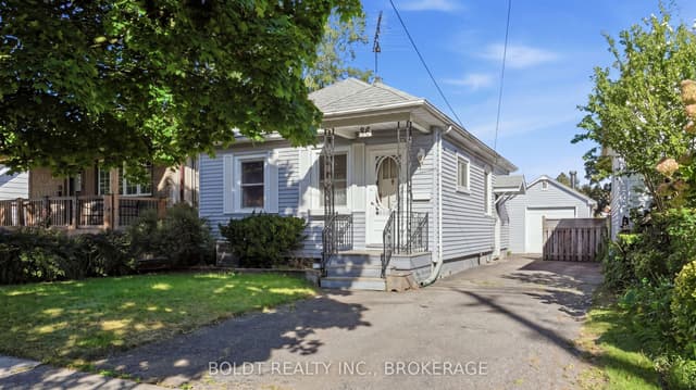 Detached at 86 Rykert Street, St. Catharines, ON L2S 1Z6