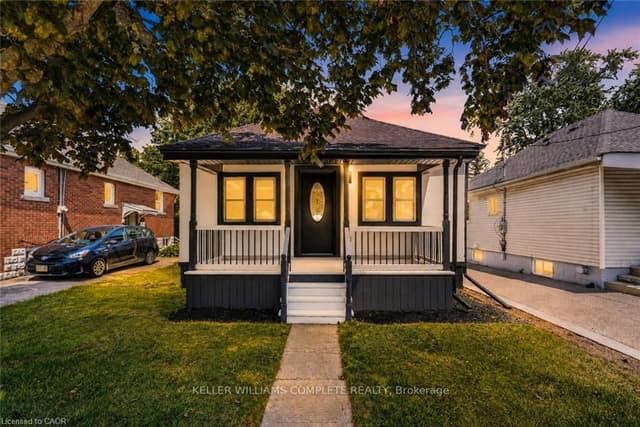 Detached at 43 BRUCEDALE Avenue E, Hamilton, ON L9A 1N1