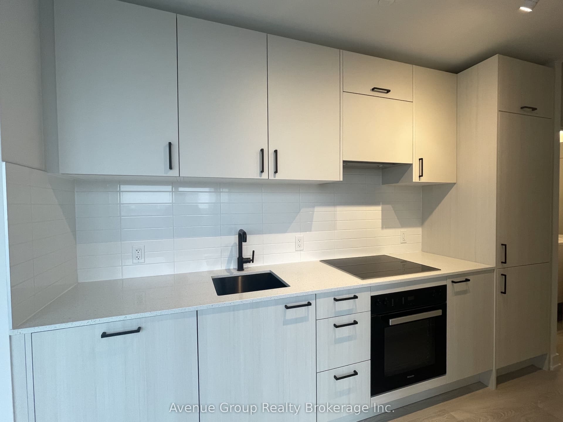Suite 811 · Floor 8, Unit 811 · 5 Quarrington Lane