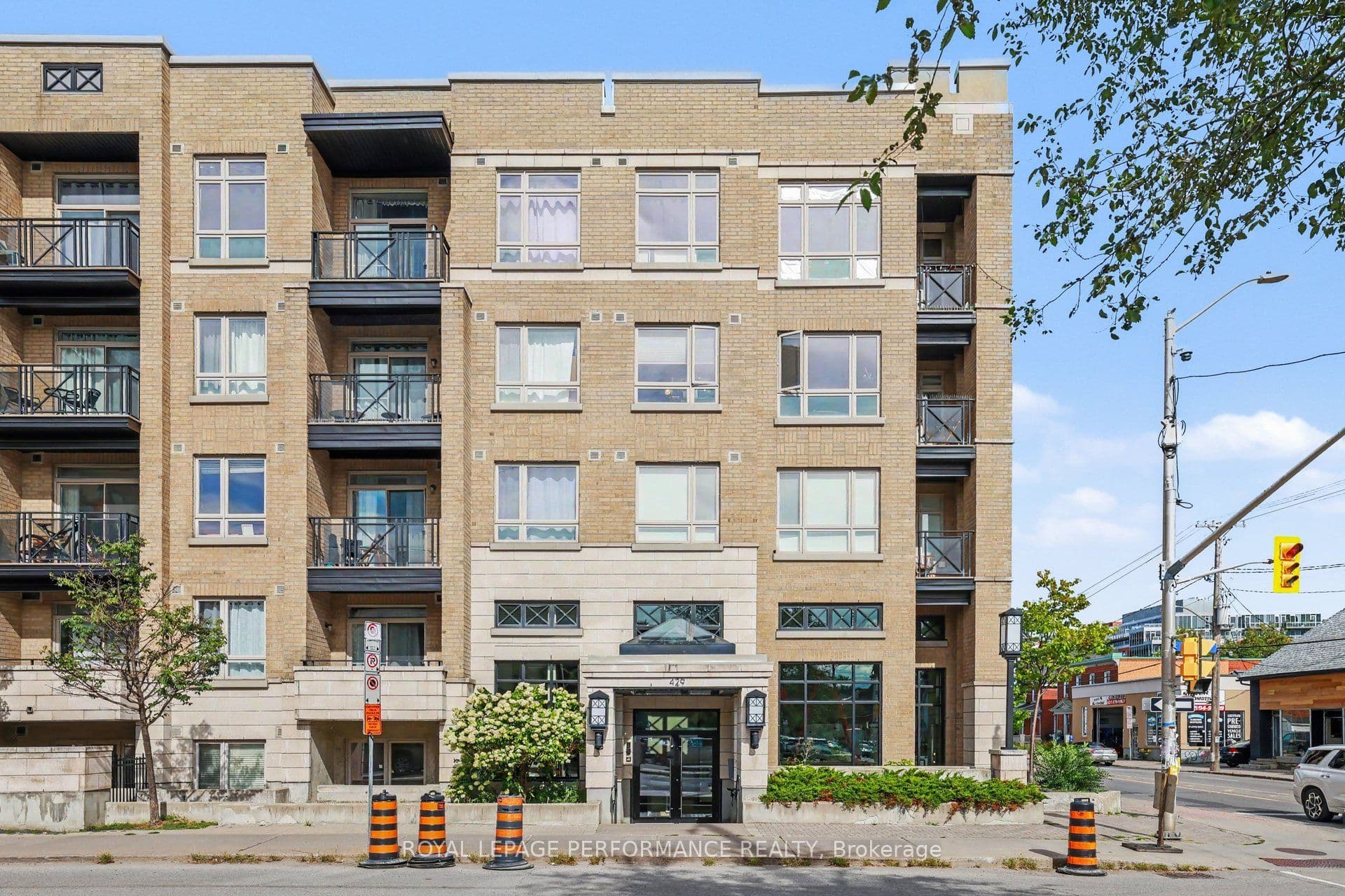 Suite 417 · Floor 4, Unit 417 · 429 Kent St