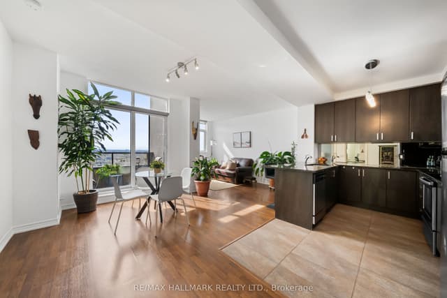 Condo Apartment at 9235 Jane Street 1609, Vaughan, ON L6A 0J8