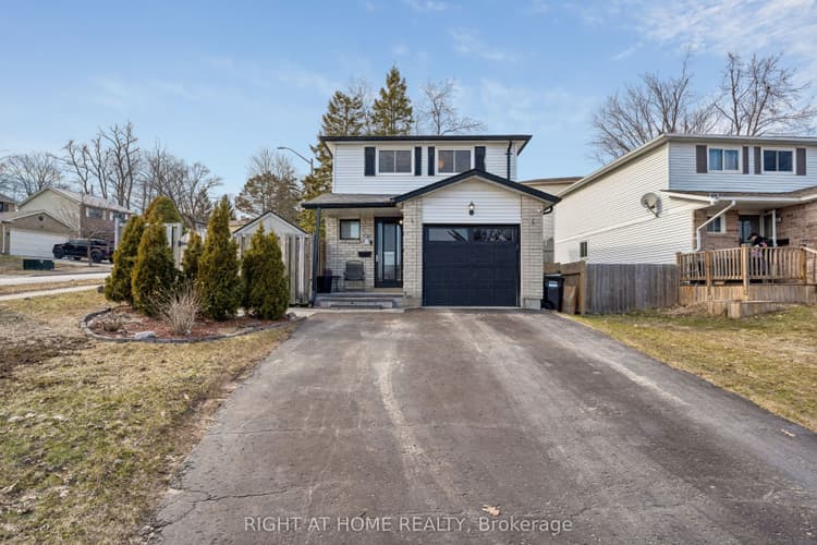 56 Hemingway Crescent