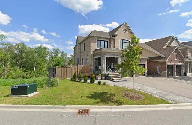 Detached at 60 Sharonview Crescent, East Gwillimbury, ON L9N 0S5