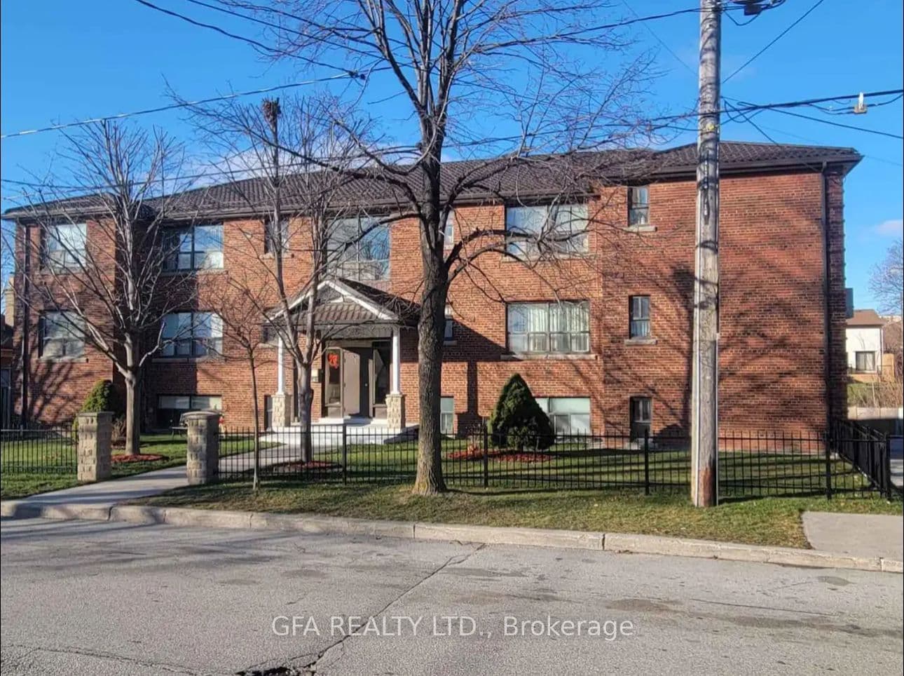 Unit B · 16 Arrowsmith Ave