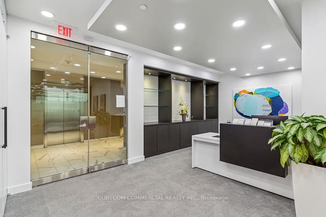 Office at 375 University Avenue 900, Toronto, ON M5G 2J5, Toronto C01