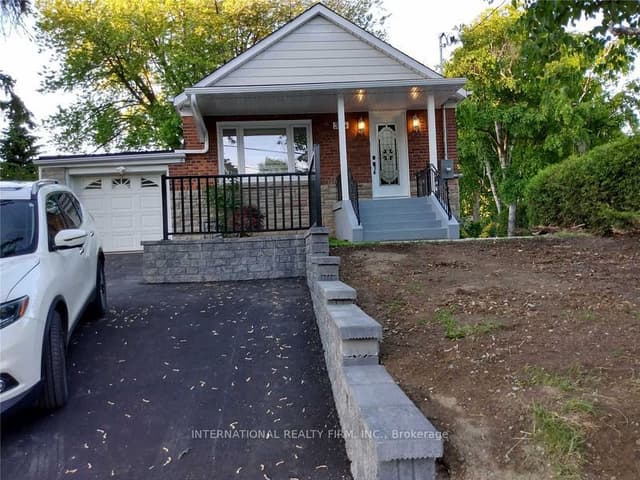 Detached at 5 Aylesford Drive Lower B2, Toronto, ON M1N 1L6, Toronto E06