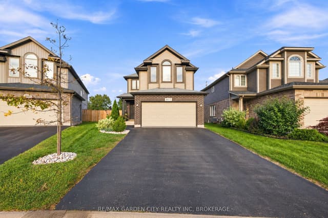Detached at 8377 Jeffrey Court, Niagara Falls, ON L2H 0M9