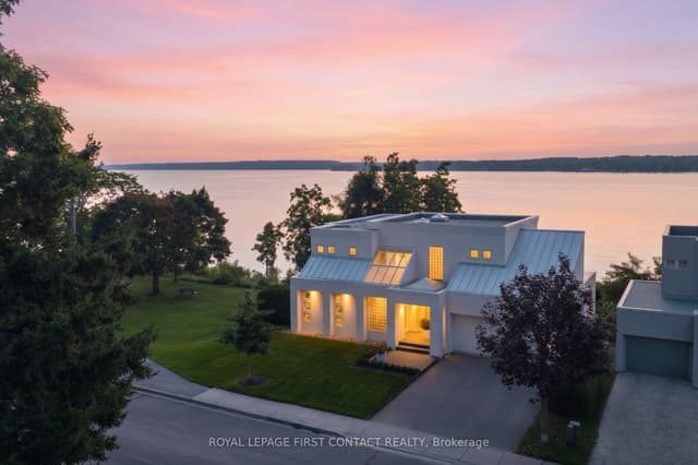 Detached at 51 Kempenfelt Drive, Barrie, ON L4M 1B8