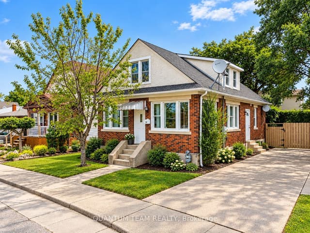 Duplex at 18 Ormonde Avenue, St. Catharines, ON L2M 5P2
