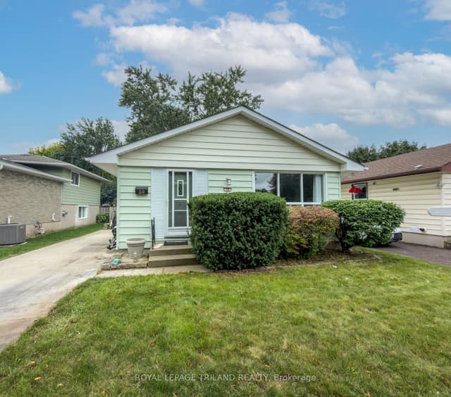 Detached at 36 Upcott Crescent, London South, ON N6E 1S7
