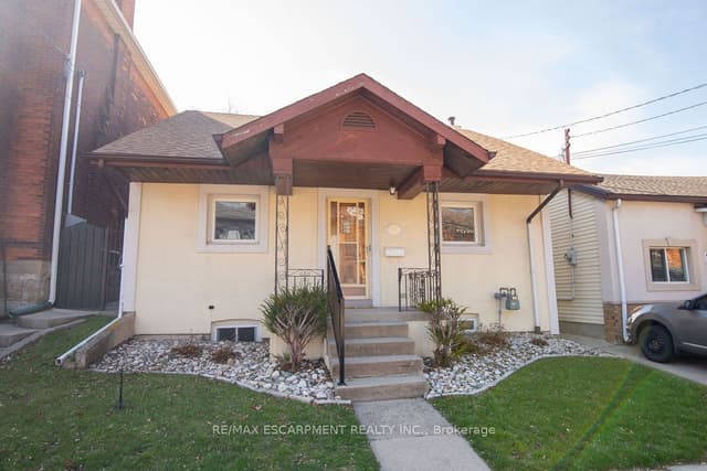 Detached at 91 Pearl Street N, Hamilton, ON L8R 2Z2
