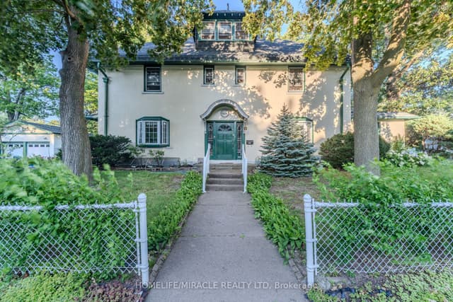 Detached at 5214 Third Avenue, Niagara Falls, ON L2E 4M4