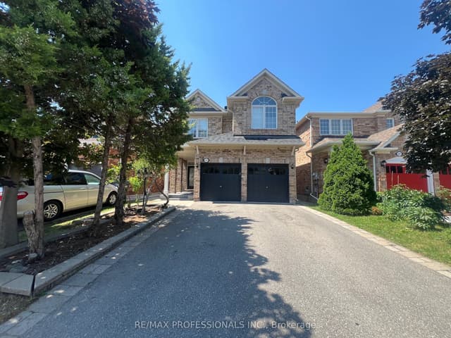 Detached at 3895 Henrietta Way, Mississauga, ON L5M 7Y4