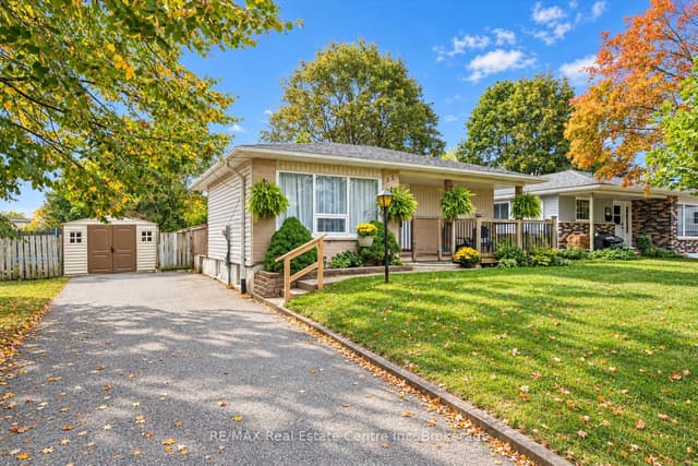 Detached at 35 Eastview Road, Guelph, ON N1E 6J7