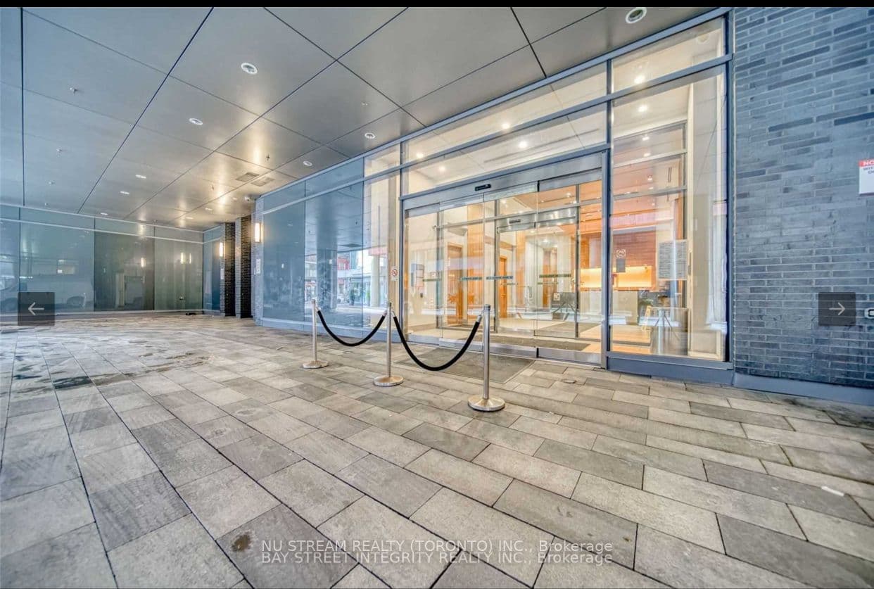 Suite 4107 · Floor 41, Unit 4107 · 295 Adelaide St W