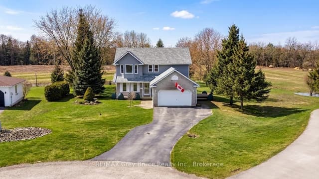 Detached at 112 Mary Avenue, Georgian Bluffs, ON N4K 5N5