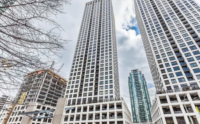Condo Apartment at 30 Elm Drive 3601, Mississauga, ON L5B 0N6