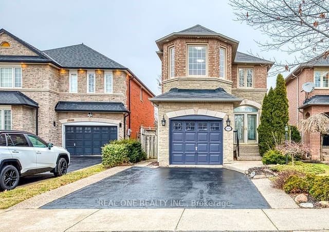 Detached at 2093 Shorncliffe Boulevard, Oakville, ON L6M 3N8
