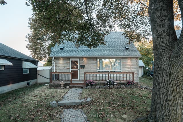 Detached at 28 Finsbury Crescent, Toronto, ON M8W 2H7, Toronto W06