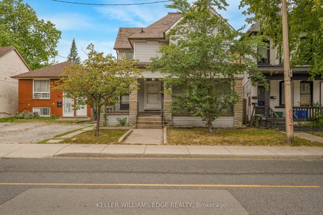 Duplex at 211 Wentworth Street N, Hamilton, ON L8L 5V6