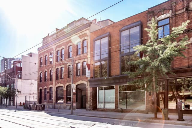 Office at 187 Queen Street E, Toronto, ON M5A 1S2, Toronto C08