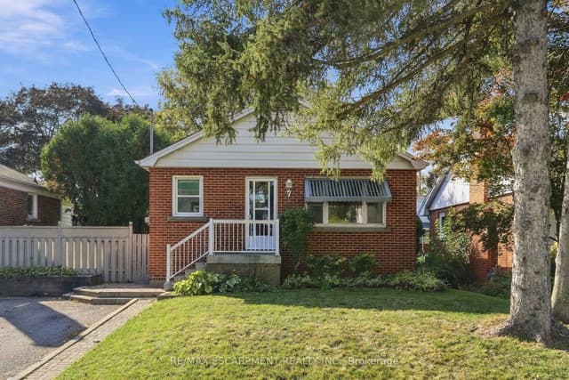 Detached at 7 Sheldon Street, Hamilton, ON L9H 4P3