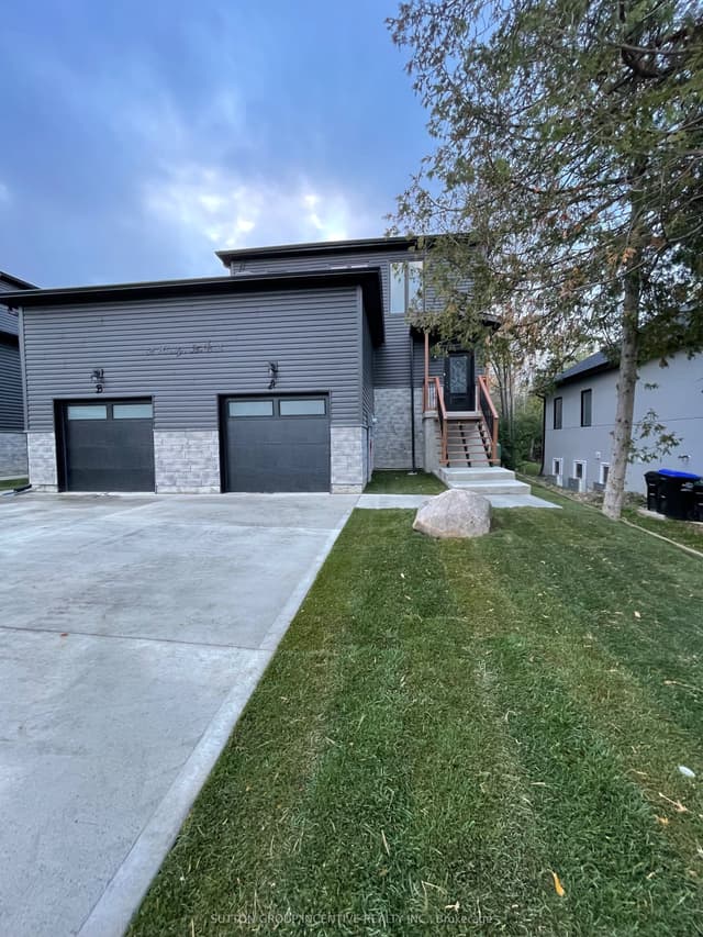 Triplex at 52 Marilyn Avenue S, Wasaga Beach, ON L9Z 2Y1