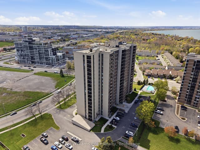 Condo Apartment at Hamilton, ON