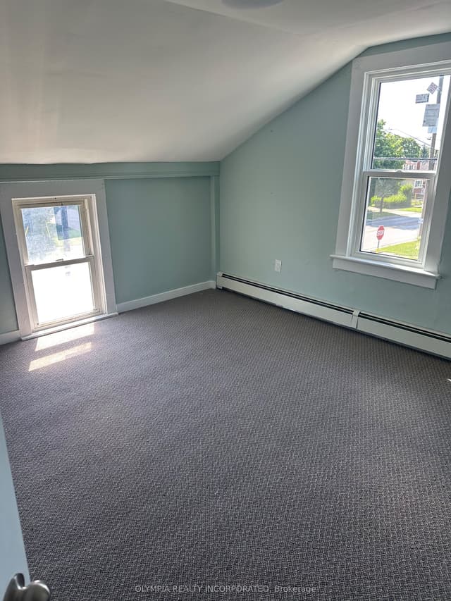 Triplex at 6267 Drummond Road Unit #3, Niagara Falls, ON L2G 4M7