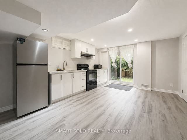 Detached at 71 Dewpoint Road Lower, Vaughan, ON L4J 9E1