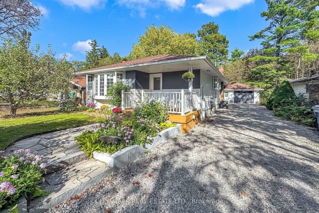 Detached at 2049 Northern Avenue, Innisfil, ON L9S 1Z4