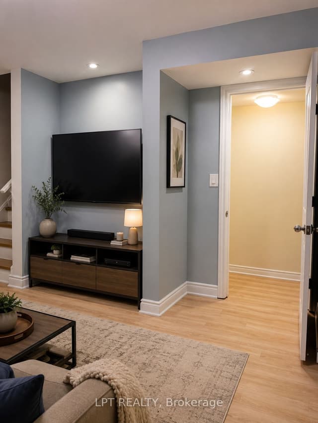 Semi-Detached at 3304 Sunlight Street Basement, Mississauga, ON L5M 0G8
