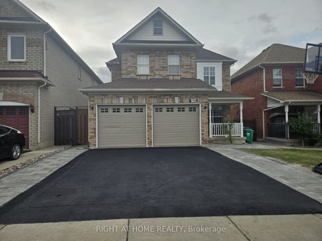 Detached at 790 Crawford Mill Avenue, Mississauga, ON L5W 1B5