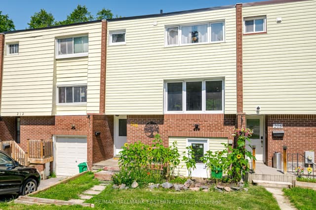 Att/Row/Townhouse at 210 Maxwell Avenue, Peterborough, ON K9J 1B5