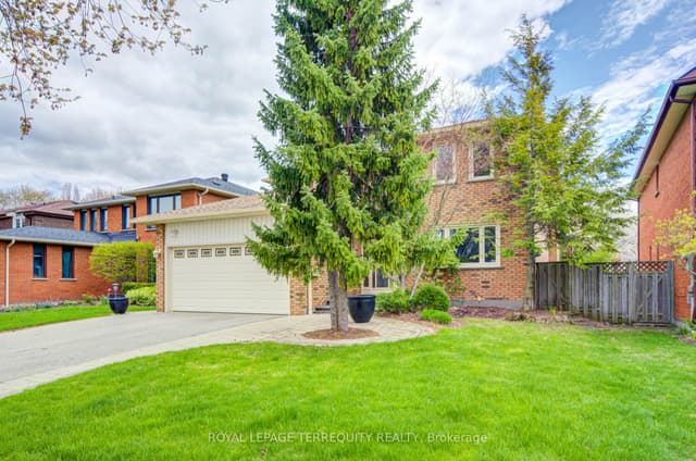 Detached at 1656 Carrington Road, Mississauga, ON L5M 2K2