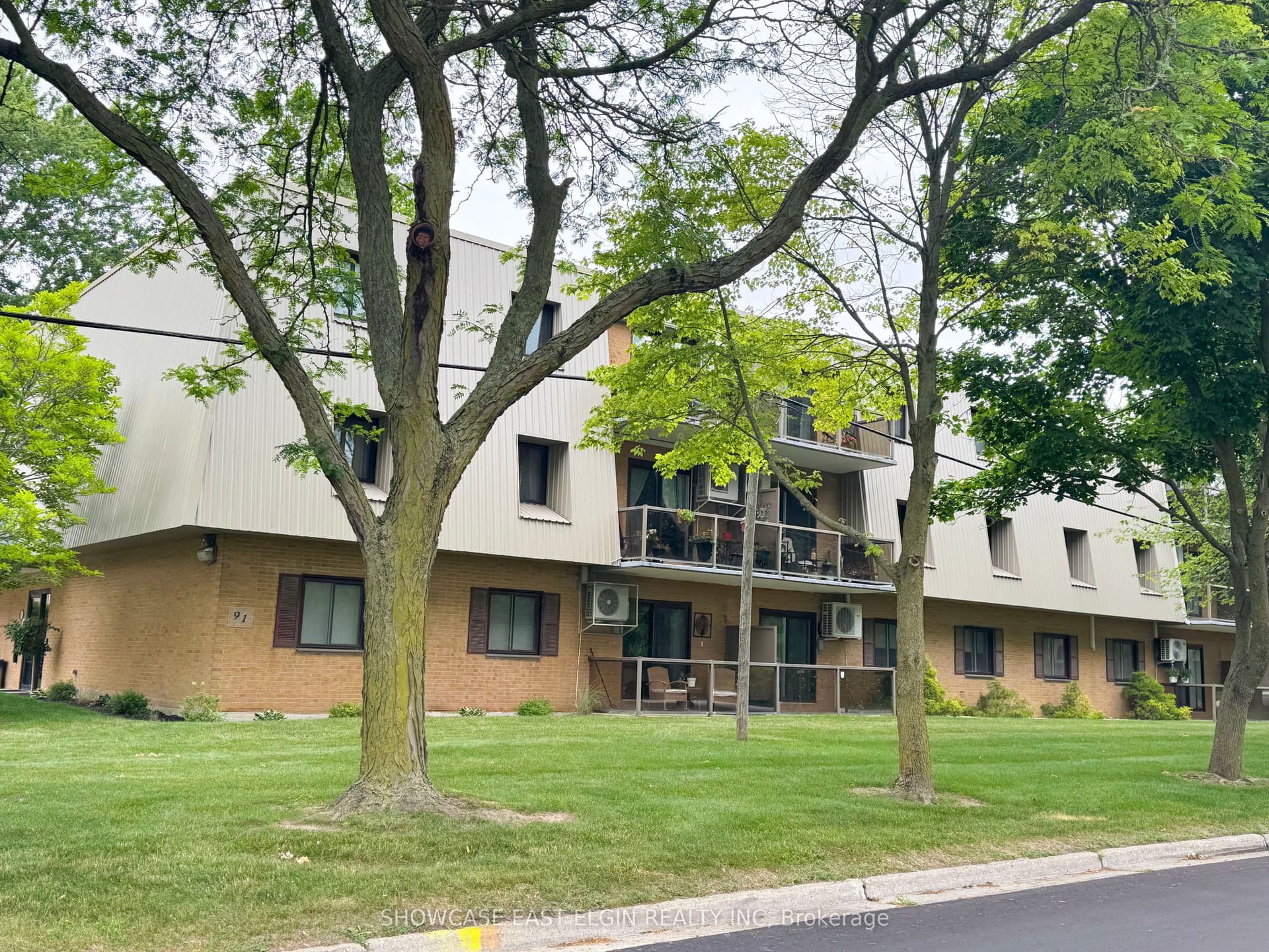 Suite 201 · Floor 2, Unit 201 · 91 Spruce St W