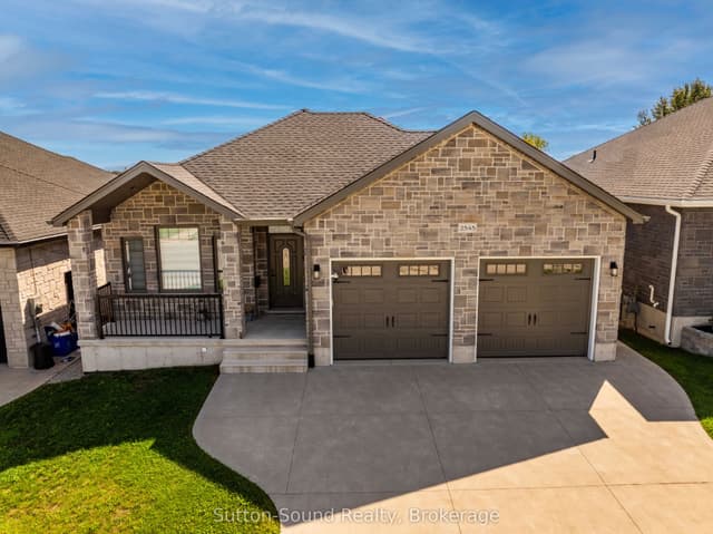 Detached at 2545 9th Avenue E, Owen Sound, ON N4K 3H4