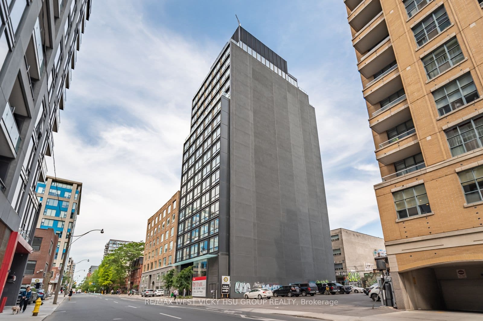 Suite 806 · Floor 8, Unit 806 · 458 Richmond St W