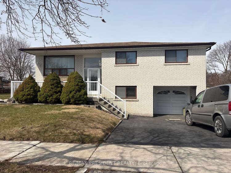 3759 Bayswater Crescent