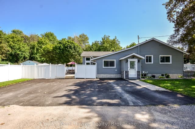 Detached at 25 Lucy Street, Penetanguishene, ON L9M 1K7