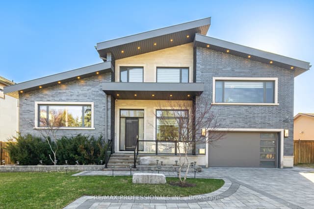 Detached at 466 The Kingsway, Toronto, ON M9A 3W4, Toronto W08